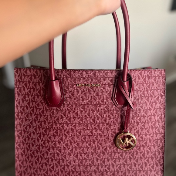 Michael Kors Red Signature Tote - Picture 1 of 5